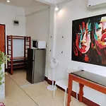 Lumphini 9 Haven Urban Retreat Bright Room