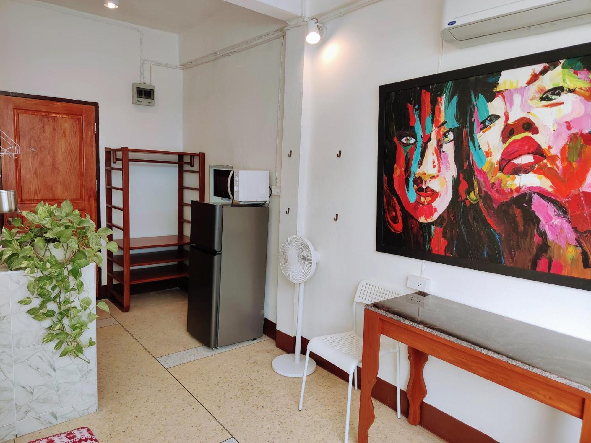 Lumphini 9 Haven Urban Retreat Bright Room Bangkok